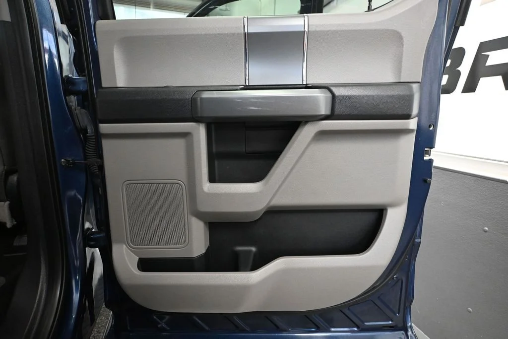Used 2016 Blue Ford XLT image 45