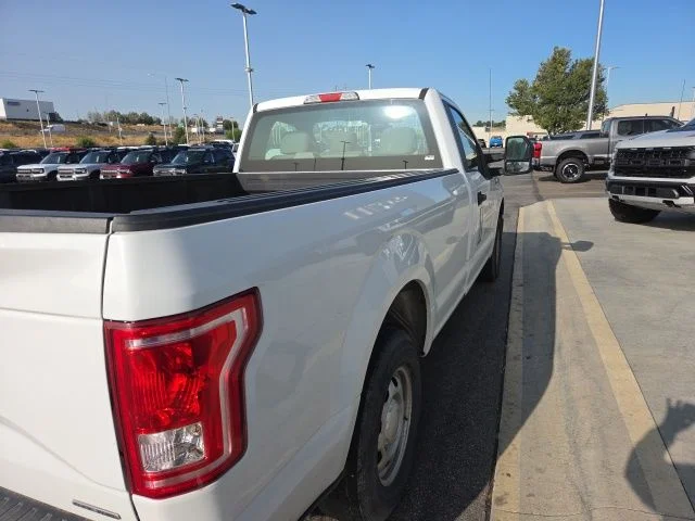 Used 2016 White Ford  image 4