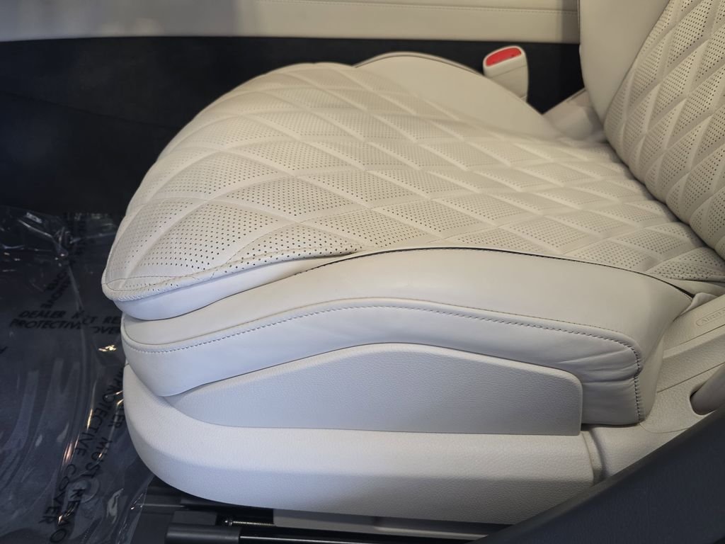 Certified Used 2023 White Mercedes-Benz S 580 image 33