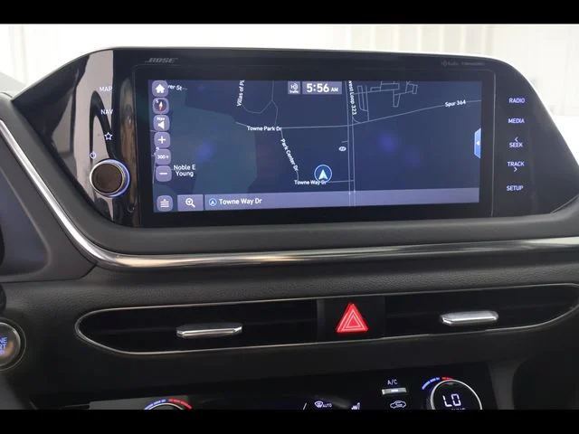 Used 2021 Black Hyundai SEL Plus image 18