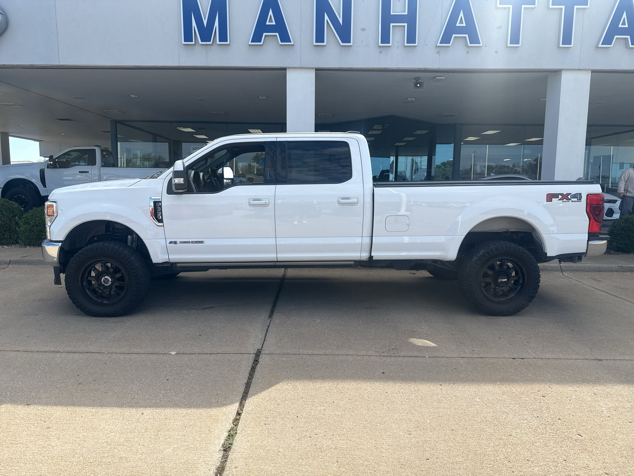 Used 2022 Oxford White Ford LARIAT image 9