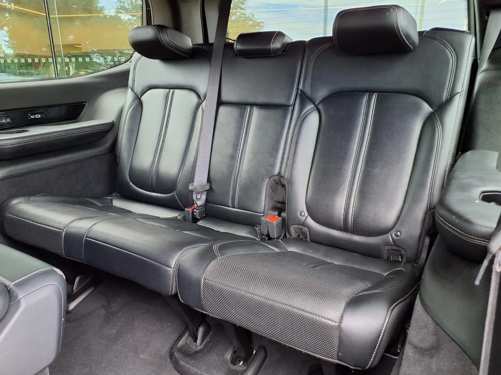 Used 2022 Diamond Black Crystal Pearlcoat Jeep Series I image 22
