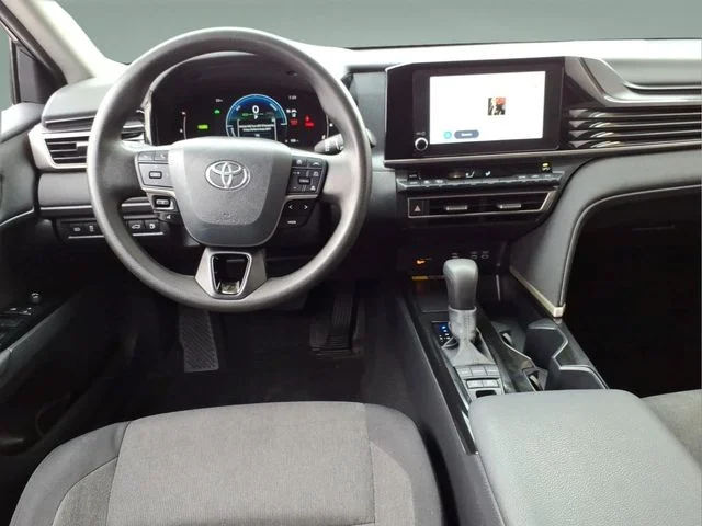 Used 2025  Toyota LE image 18