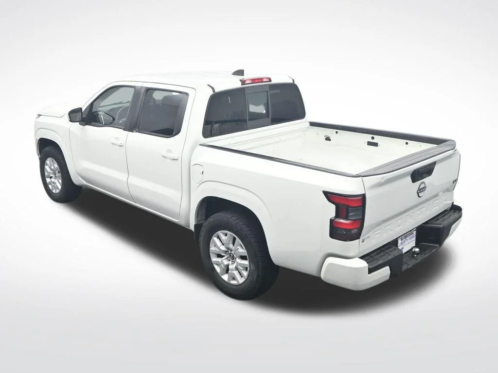 Used 2022 White Nissan SV image 28