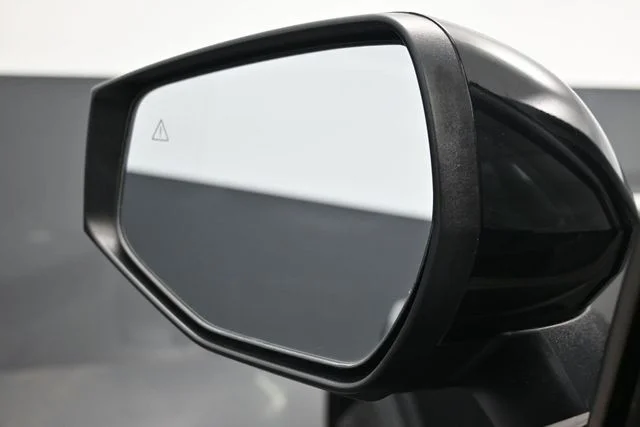 Used 2023 Black Kia X-Line image 4
