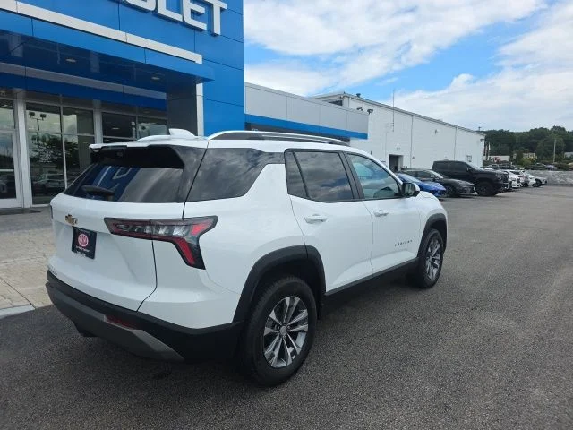 Used 2025 White Chevrolet LT image 7
