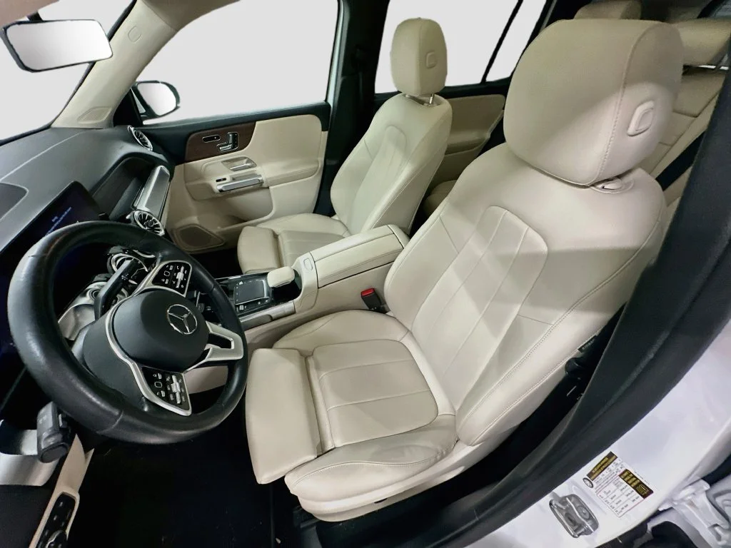 Used 2023 Digital White Metallic Mercedes-Benz GLB 250 image 5