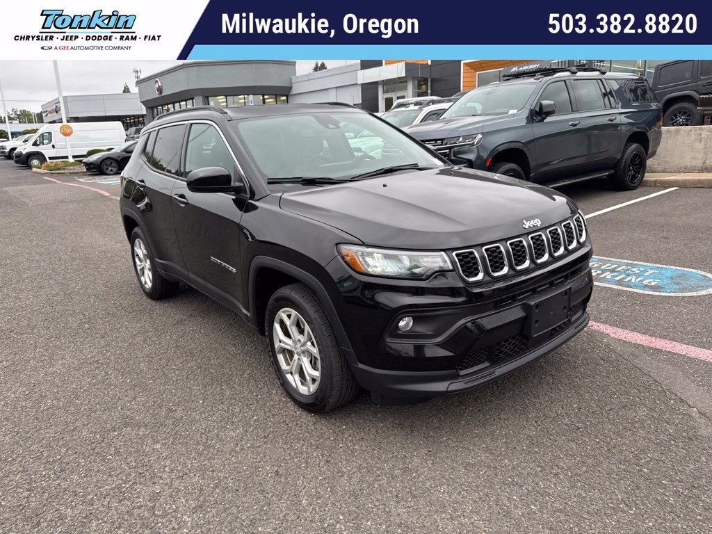 Used 2024 Diamond Black Crystal Pearlcoat Jeep Latitude image 1