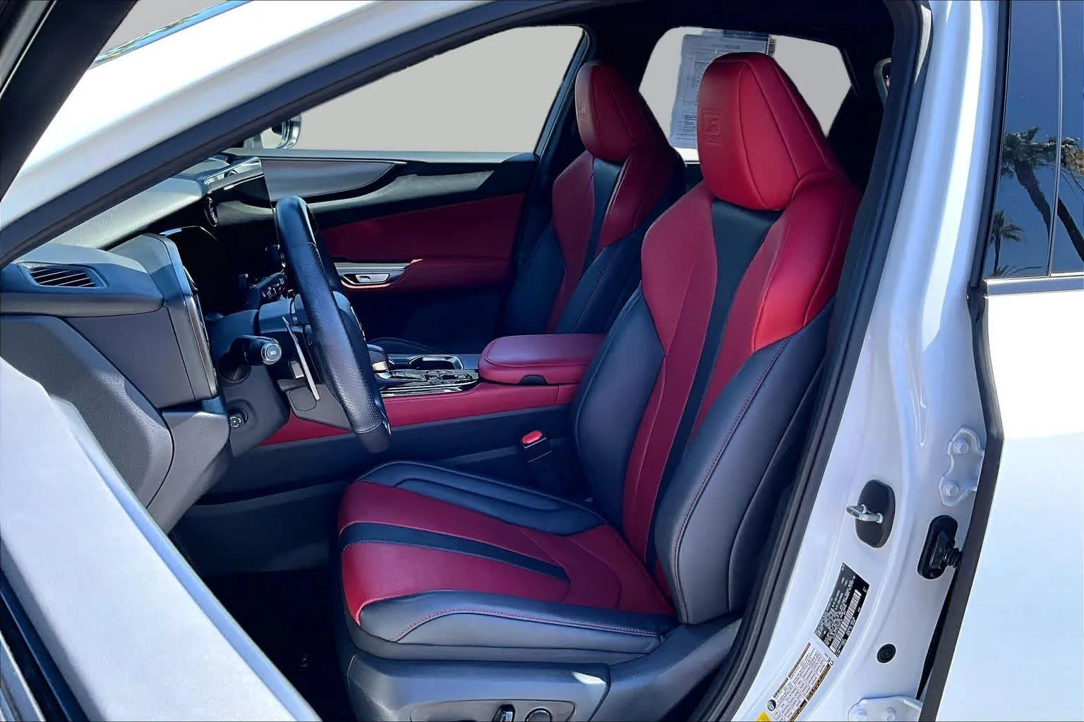 Certified Used 2025 ULTRA WHITE Lexus F SPORT Handling image 7