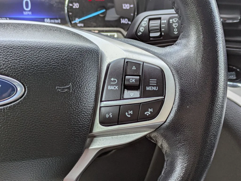 Used 2023 Silver Ford XLT image 28
