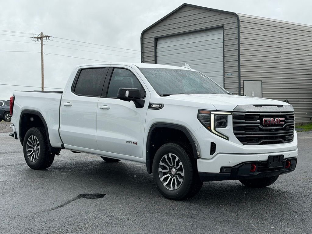 Used 2022 White GMC AT4 image 2