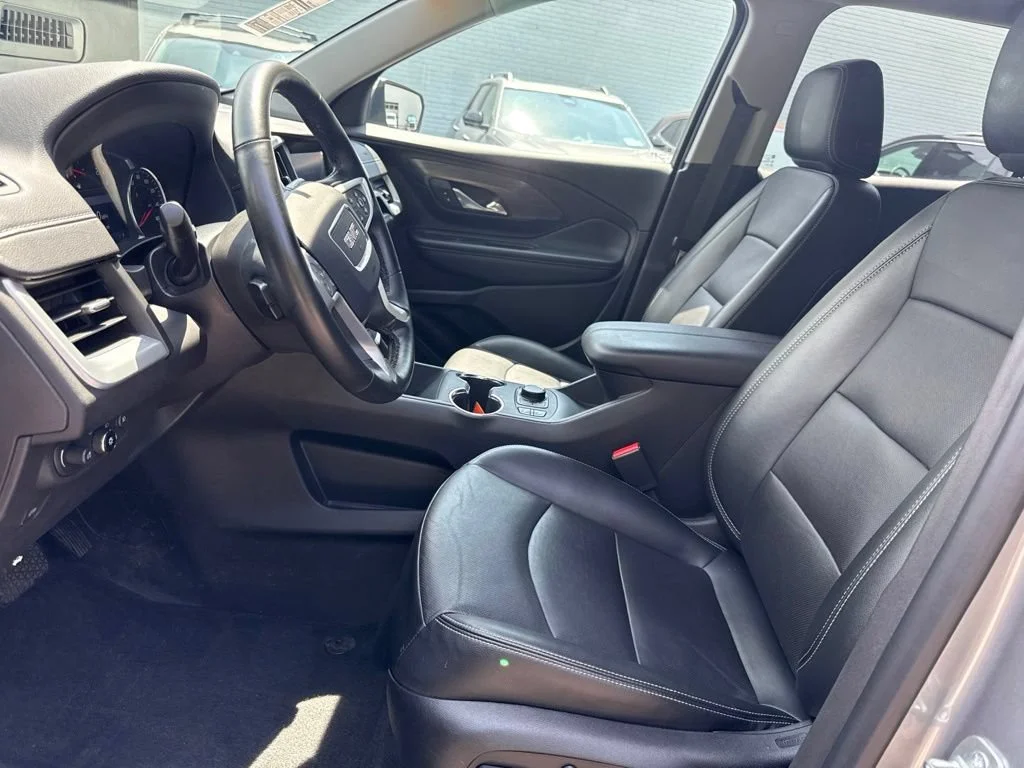 Used 2023 Sterling Metallic GMC SLT image 9