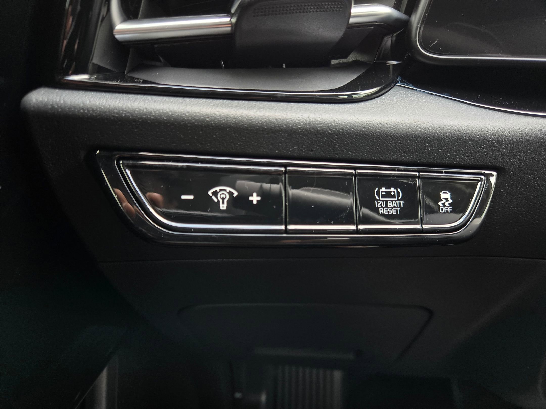 New 2026 Snow White Pearl Kia EX image 28