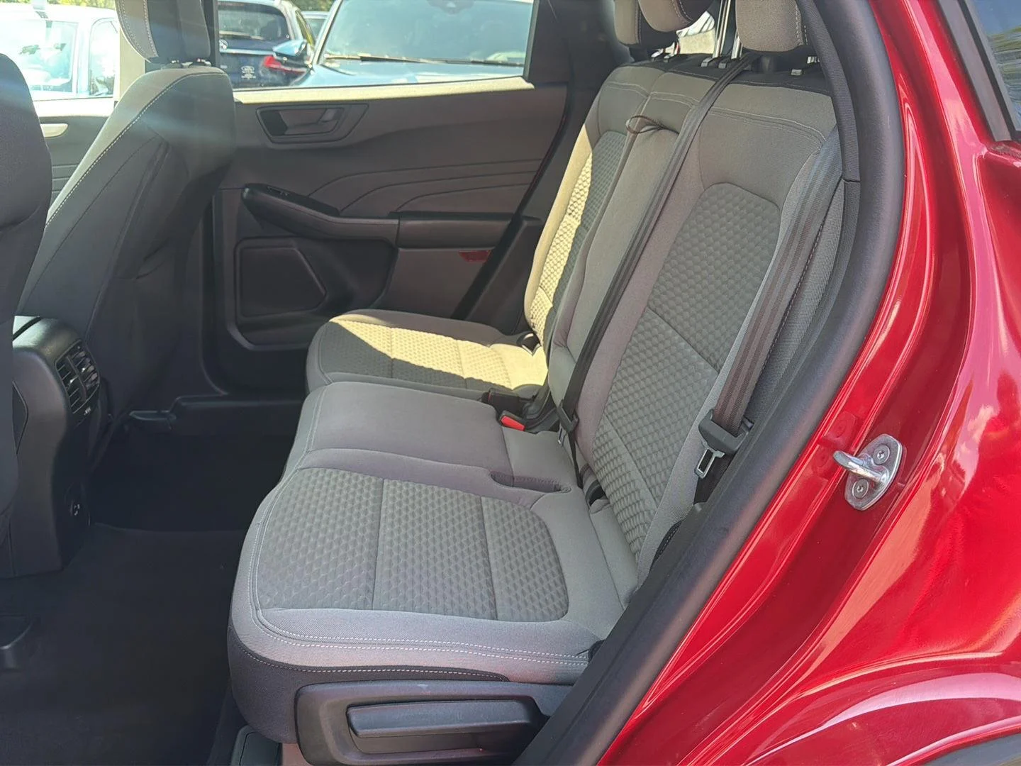 Used 2022 Rapid Red Metallic Tinted Clearcoat Ford SE image 6