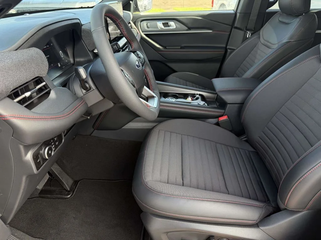 New 2026 Agate Black Metallic Ford ST-Line image 22