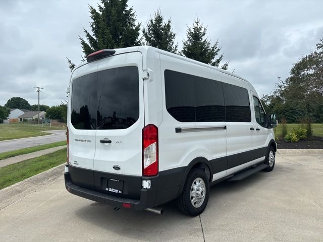 New 2024 White Ford Medium Roof Pass. XLT AWD image 5