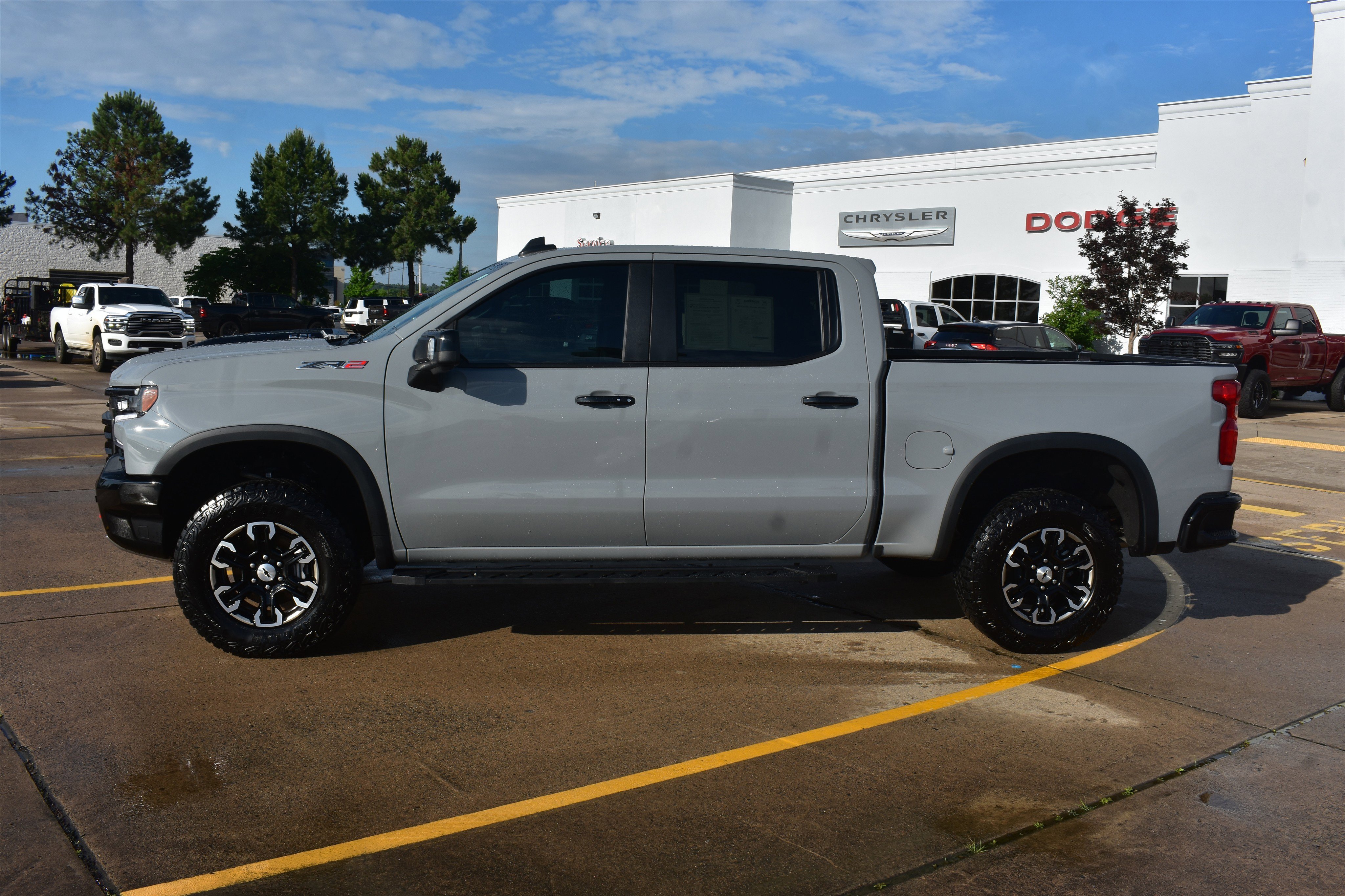 Used 2025 Slate Gray Metallic Chevrolet ZR2 image 10