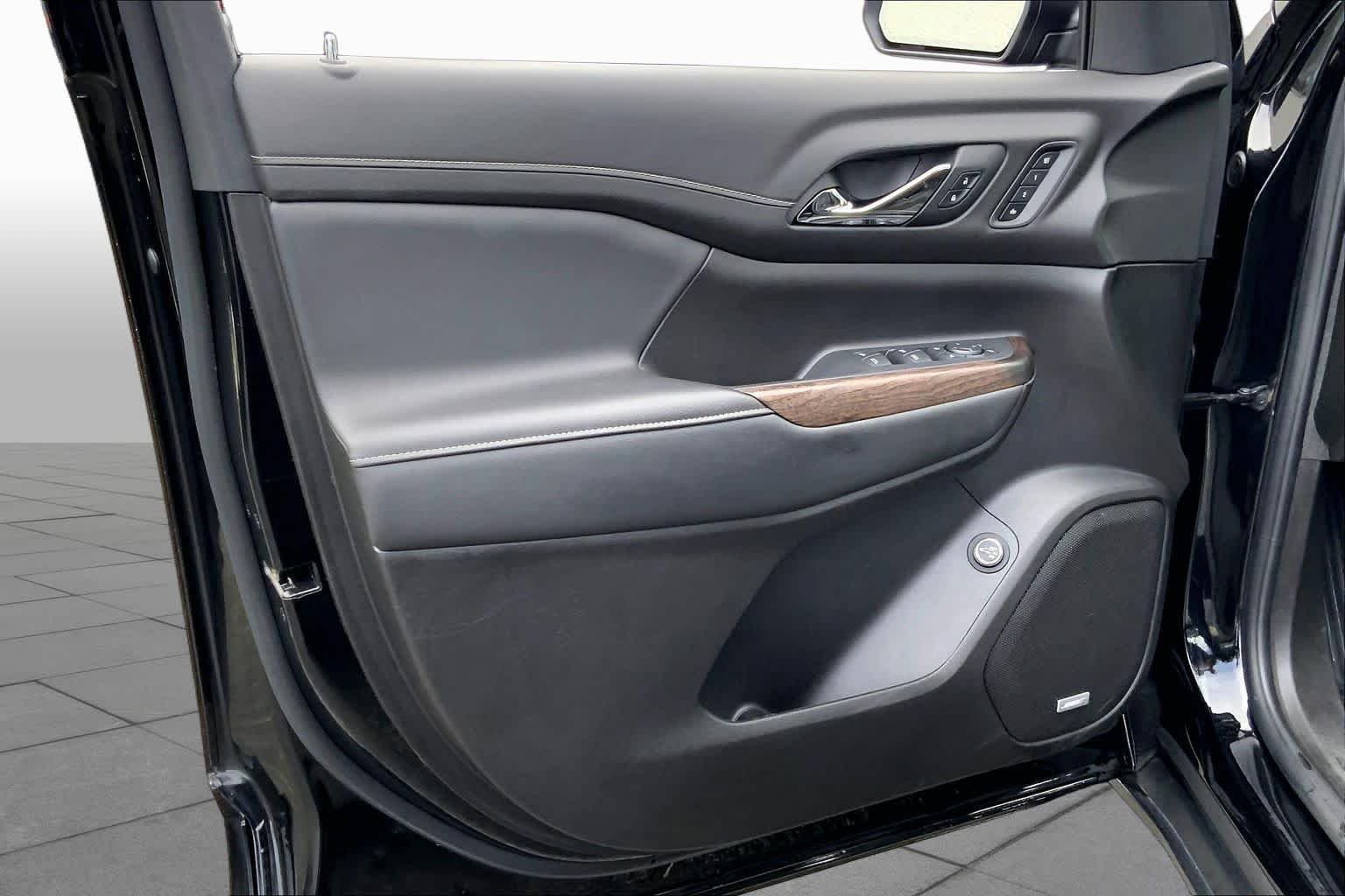 Used 2023 EBONY TWILIGHT METALLIC GMC Denali image 21