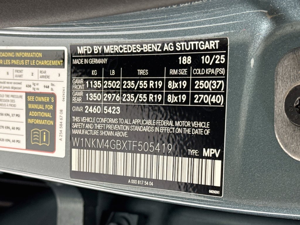 Certified Used 2026 Verde Silver Metallic Mercedes-Benz GLC 300 image 36
