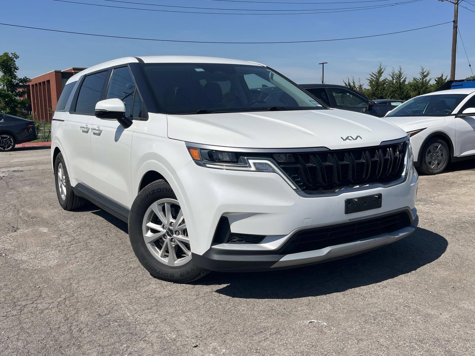 2023 Kia Sedona LX Seat Pkg's photo