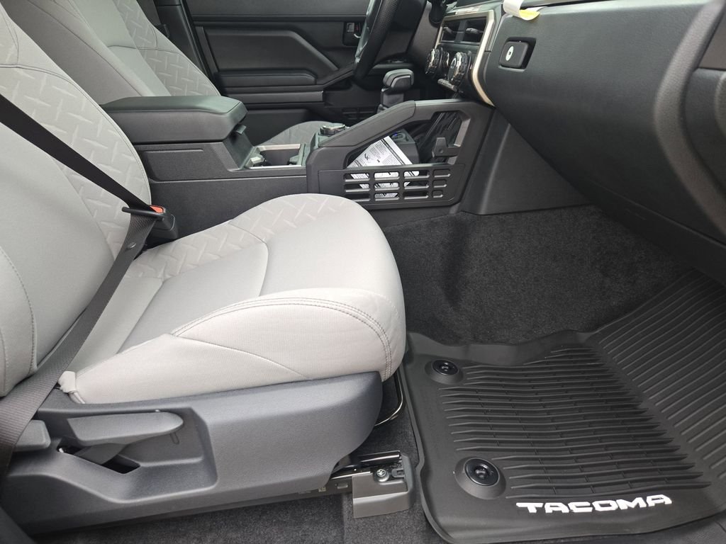 2026 Toyota Tacoma SR5 - Photo 12