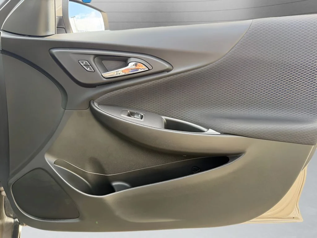 Used 2023 Gray Chevrolet LT image 28