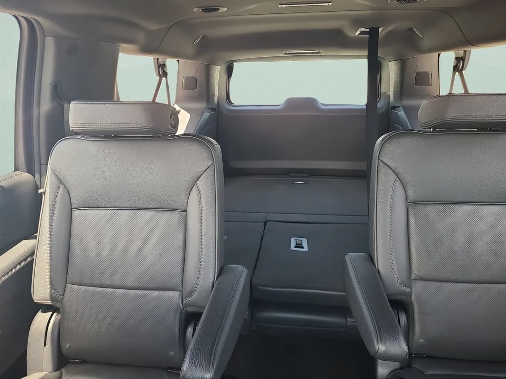 2025 GMC Yukon XL Denali - Photo 10