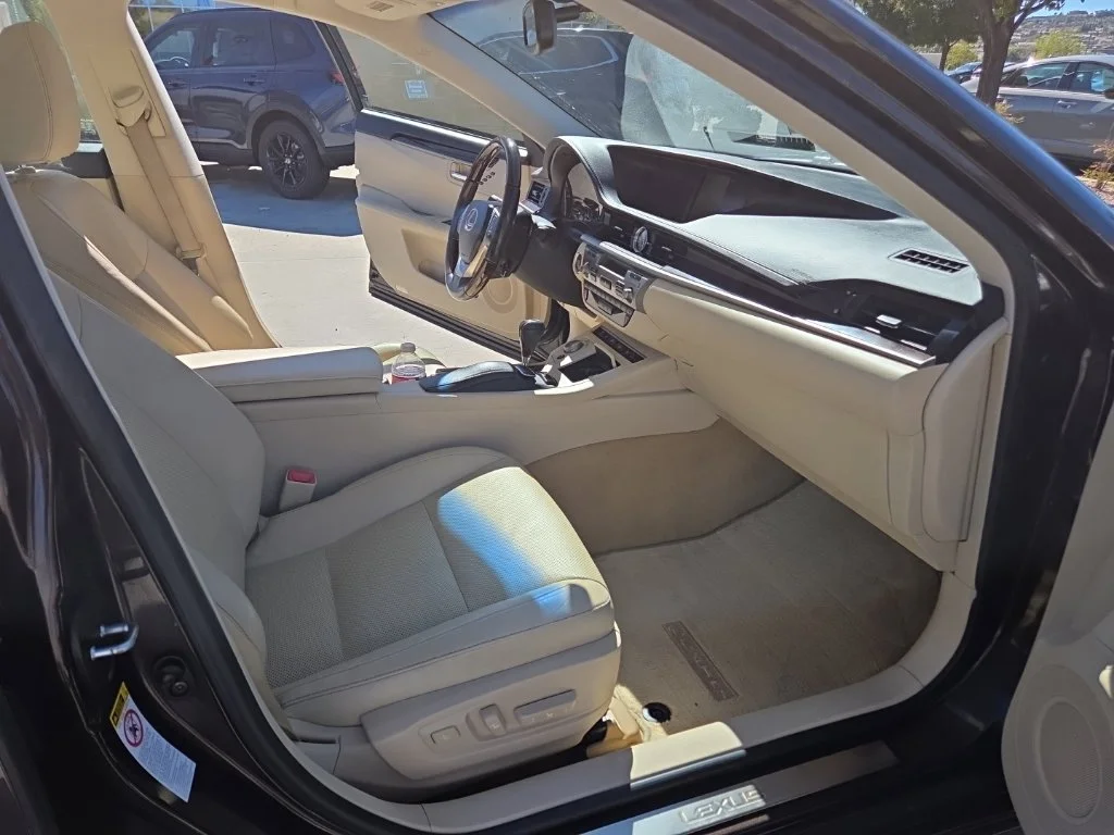 Used 2013 Red Lexus 350 image 31
