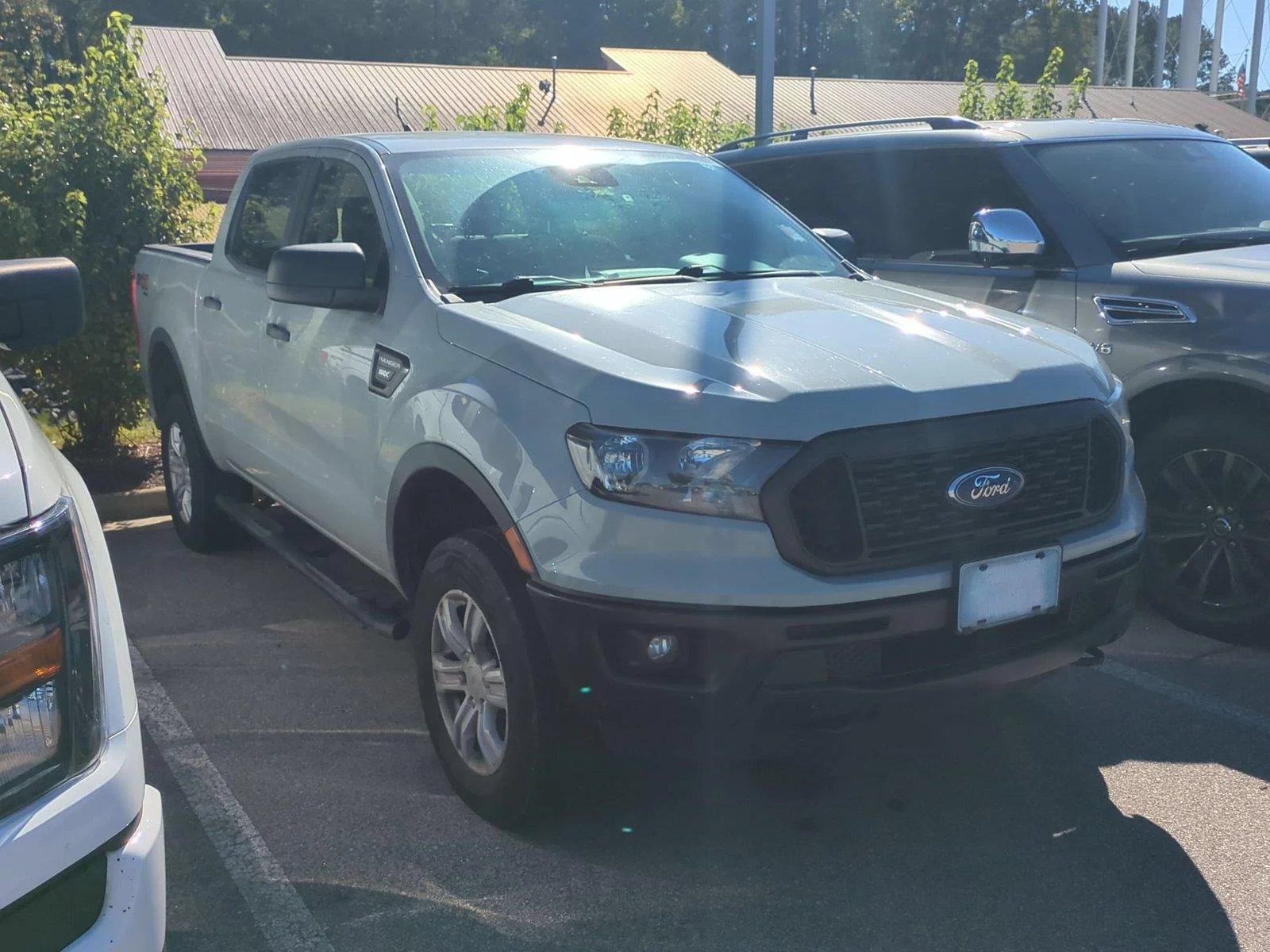 Used 2022 Cactus Gray Ford XL image 3