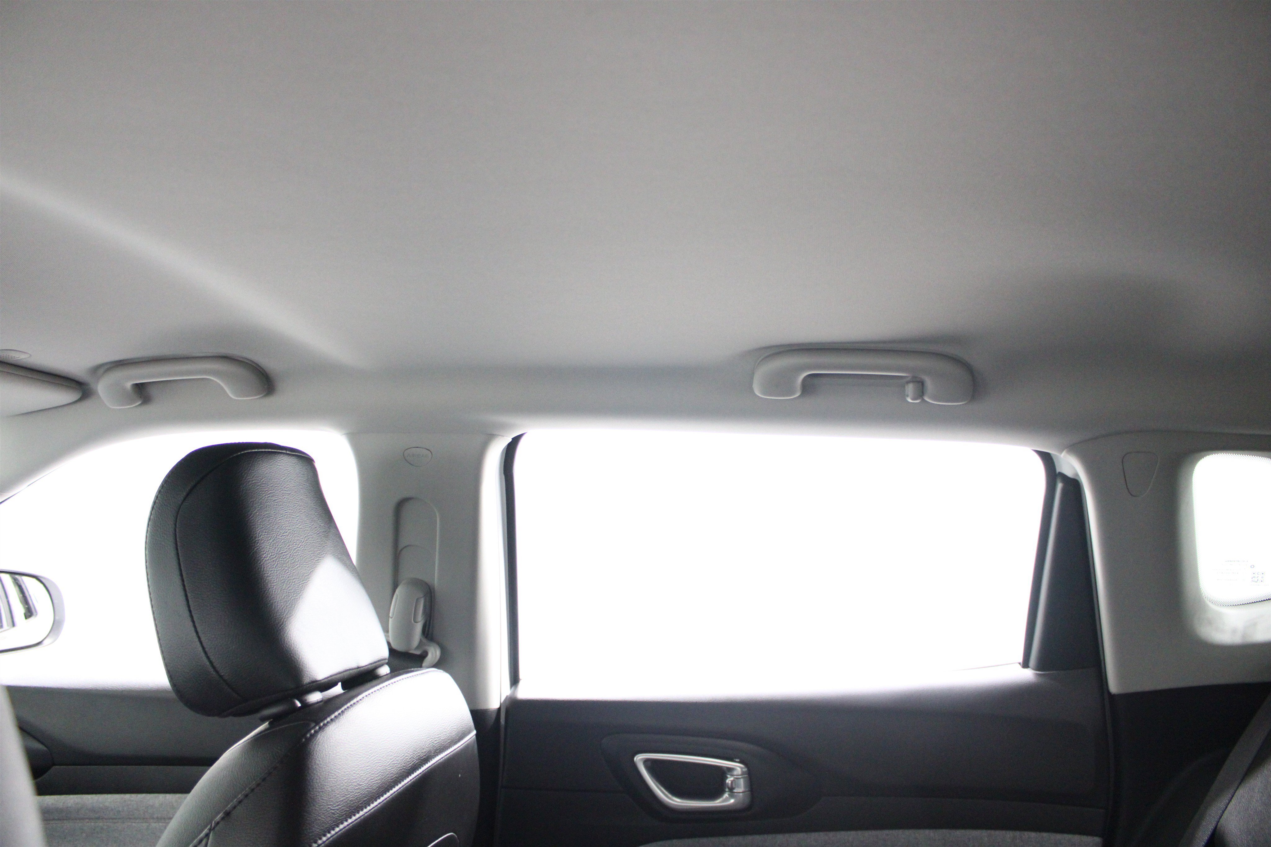 Used 2022 Bright White Clearcoat Jeep Latitude Lux 4x4 image 20