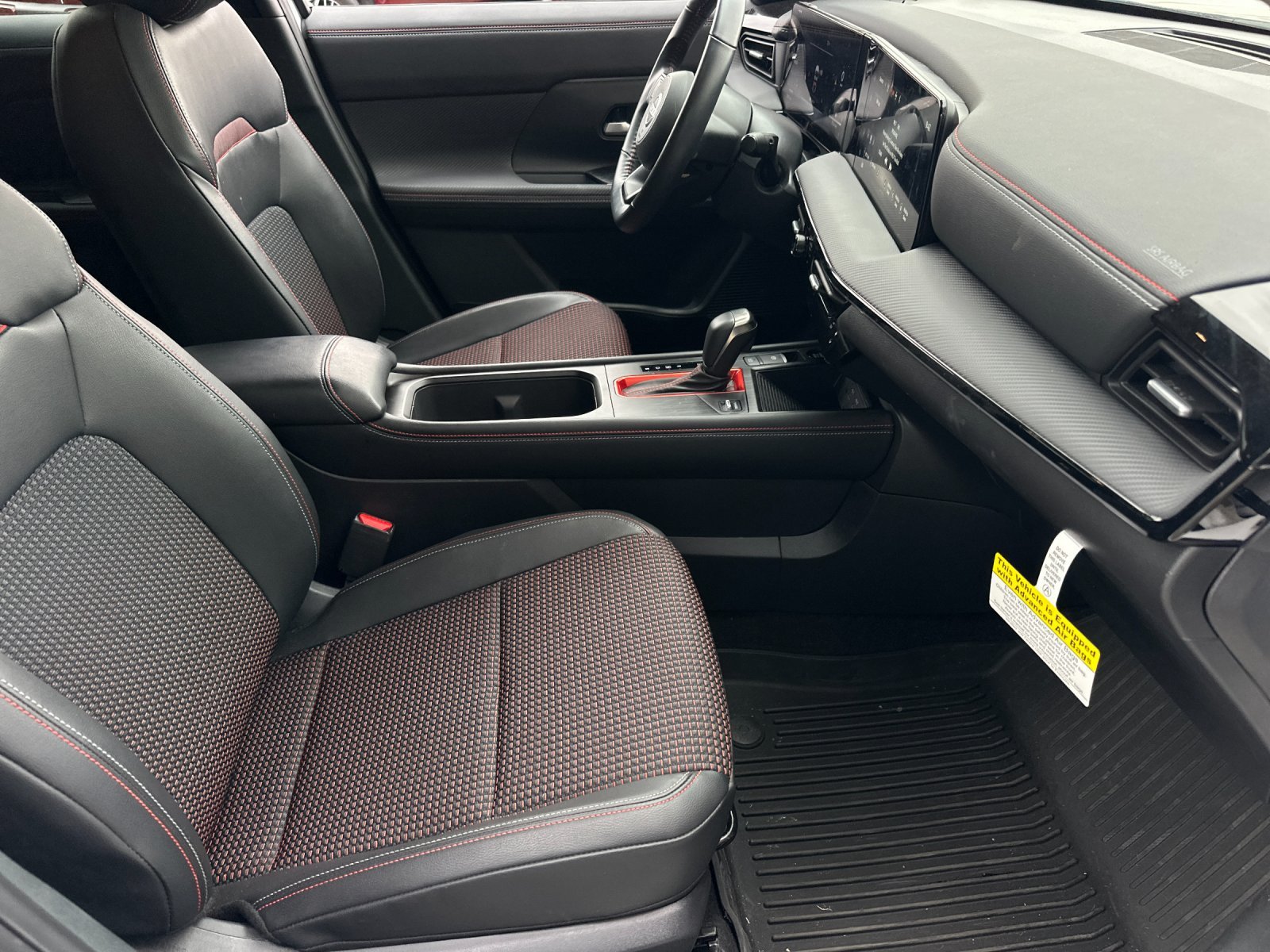 Used 2025 Aspen White/Super Black Nissan SR image 16