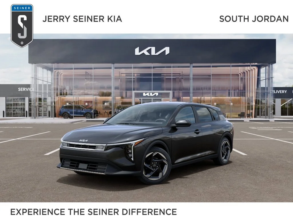 2026 Kia K4 EX AT Hatchback's photo