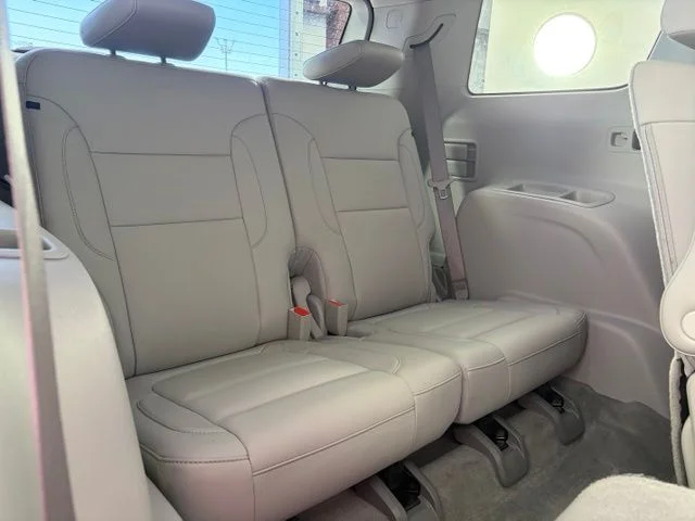 Used 2023 White GMC SLT image 60