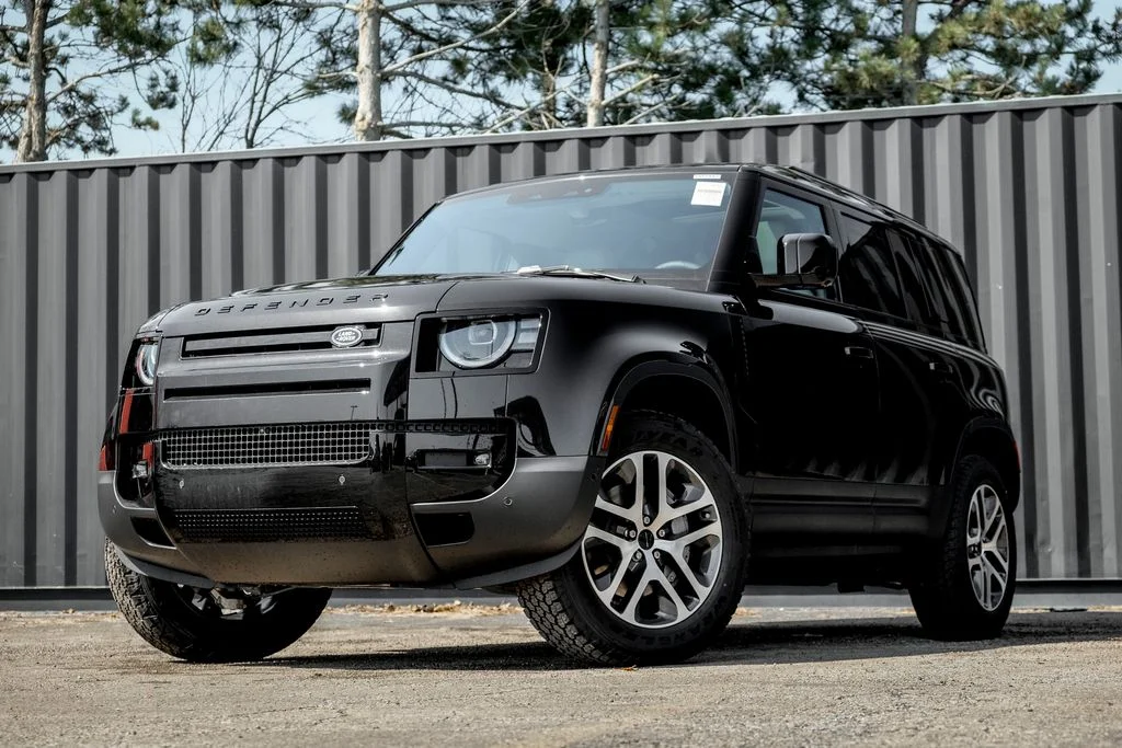 2026 Land Rover Defender 110 S P300's photo