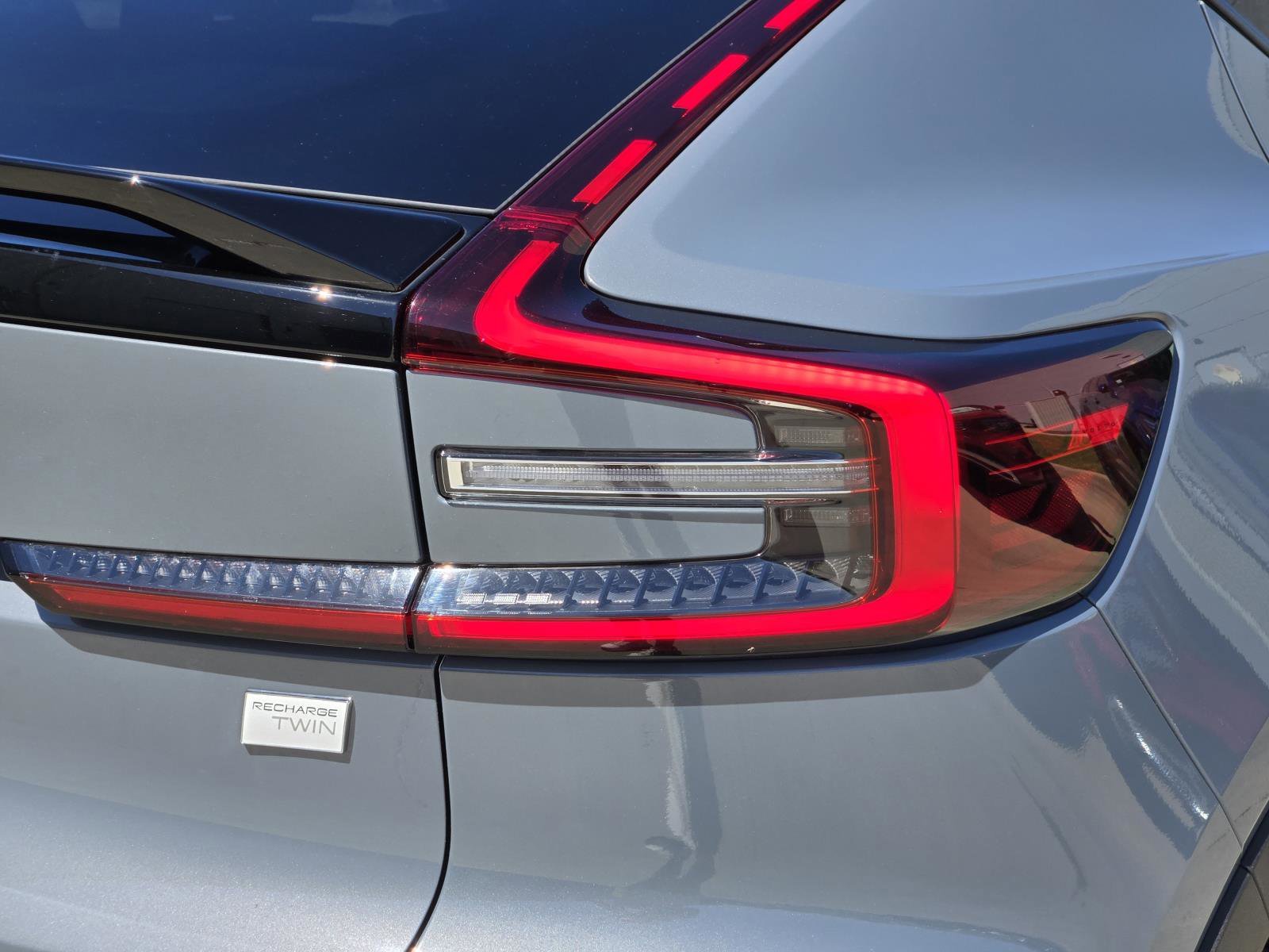 Used 2023 Thunder Gray Metallic Volvo Plus image 9