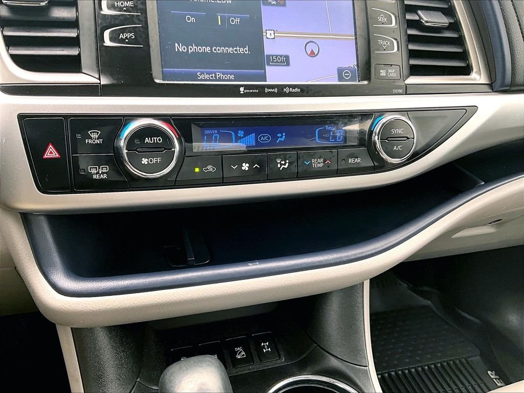 Used 2019 White Toyota XLE image 27