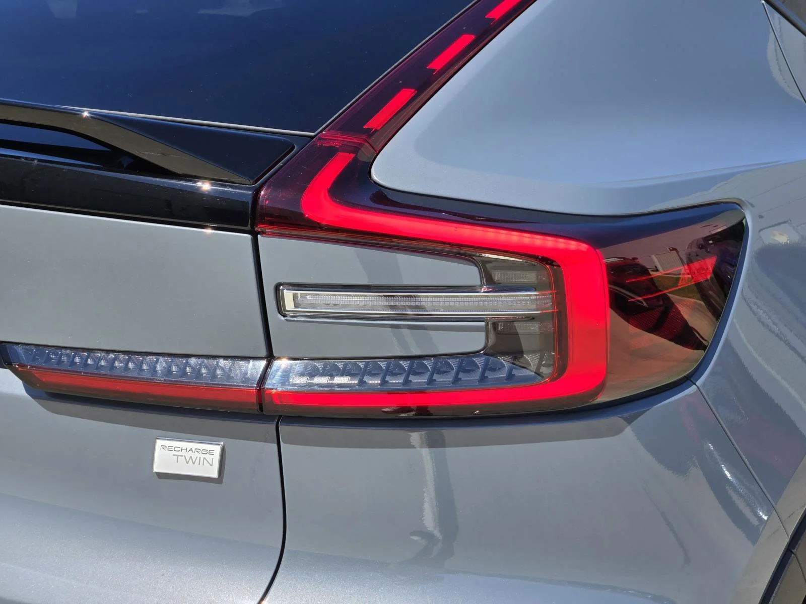 Used 2023 Thunder Gray Metallic Volvo Plus image 9