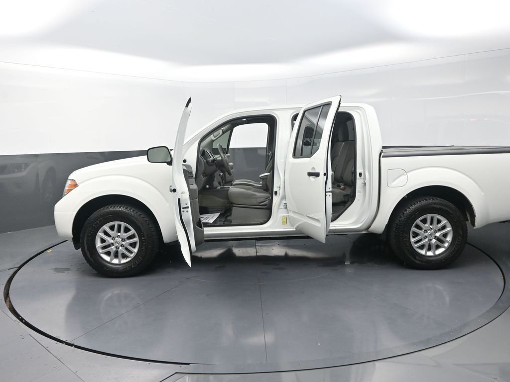 Used 2017 White Nissan SV image 33