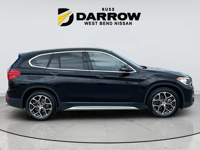 Used 2022 Black BMW xDrive28i image 6