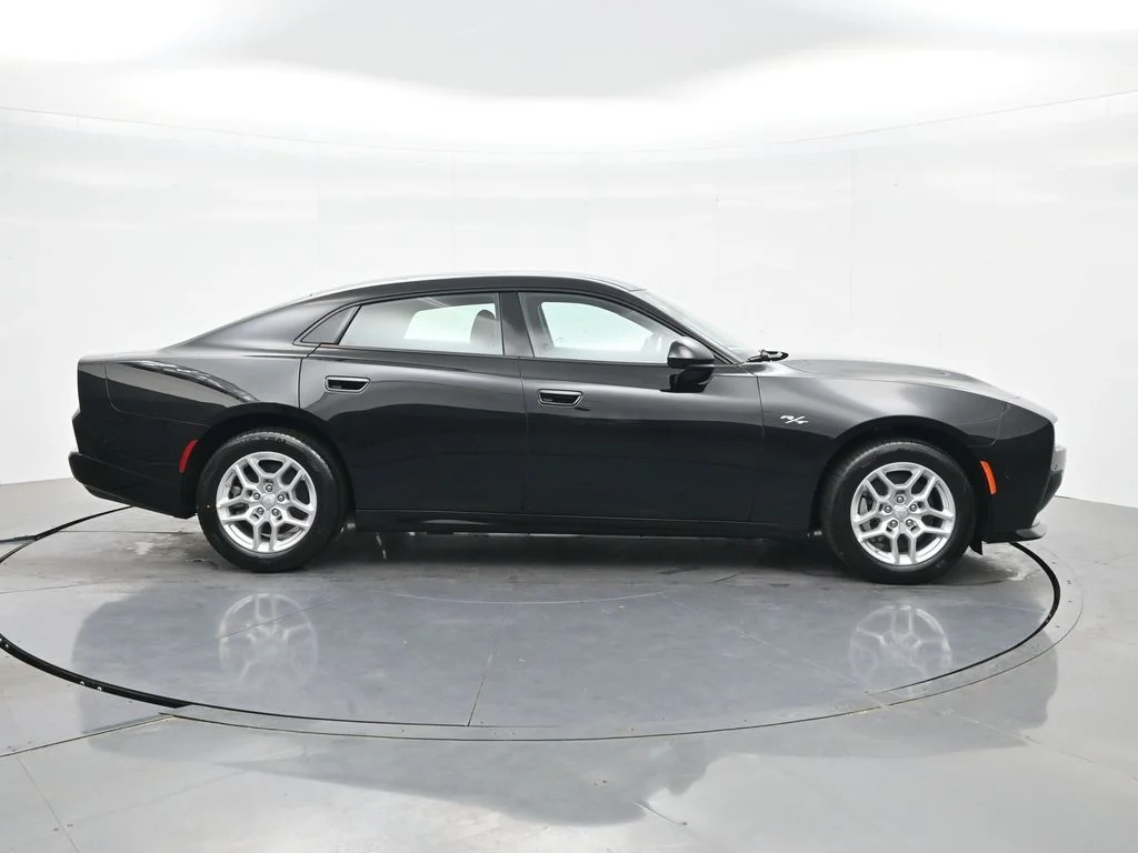 New 2026 Diamond Black Crystal Pearlcoat Dodge R/T image 6