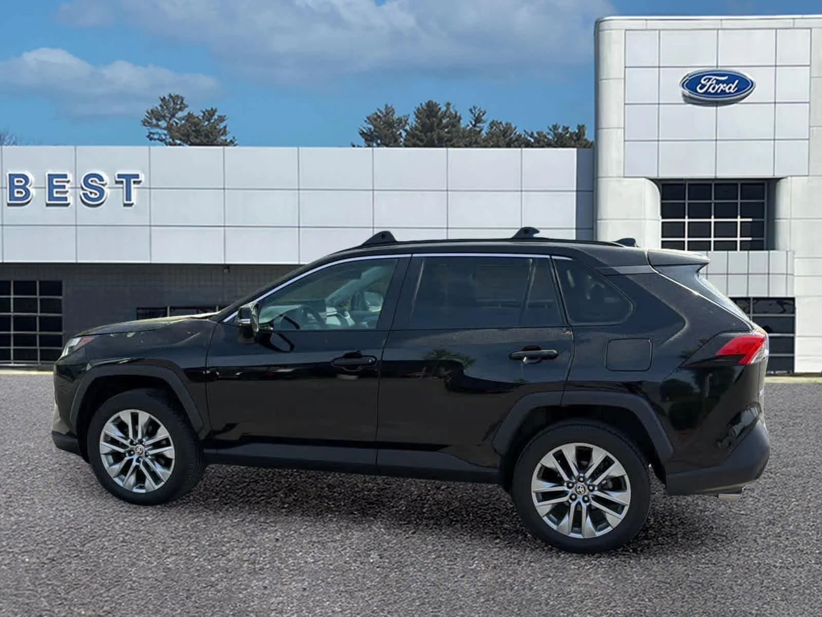 Used 2024 Midnight Black Metallic Toyota XLE Premium image 8