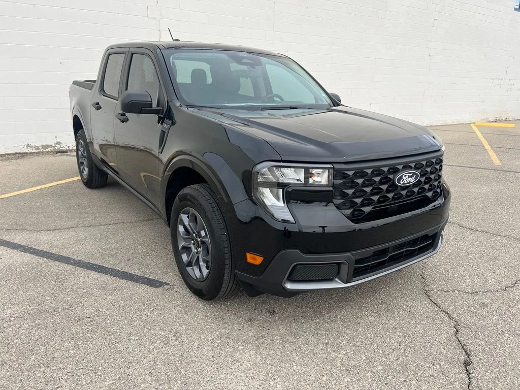 New 2026 Shadow Black Ford XLT image 8