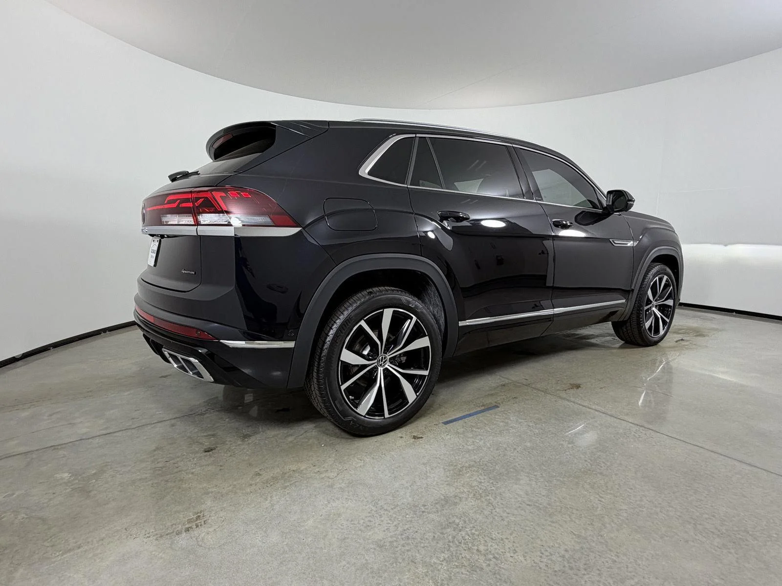 New 2026 Deep Black Pearl Volkswagen 2.0T SEL Premium R-Line image 5
