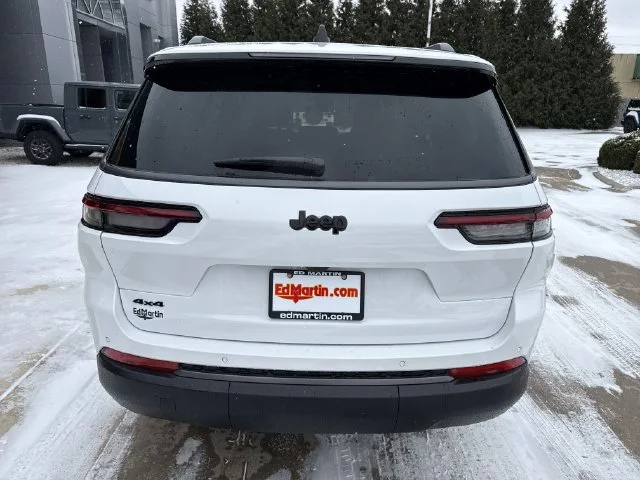 New 2026 White Jeep Altitude image 28