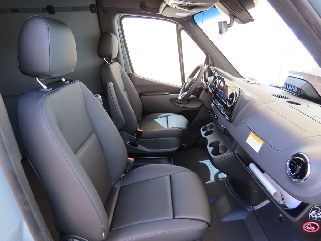 New 2026  Mercedes-Benz Cargo 170 WB image 22