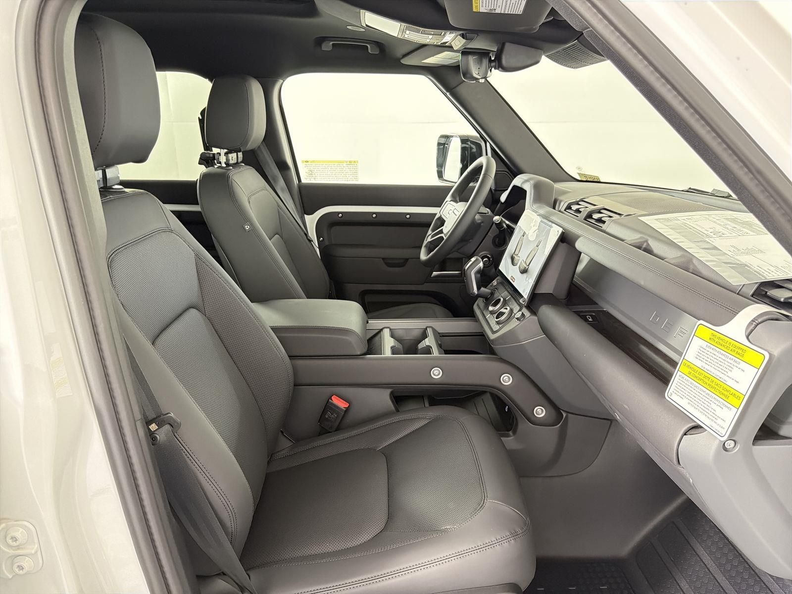 2026 Land Rover Defender X-Dynamic SE - Photo 31