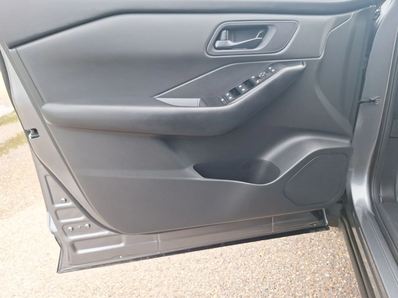 Used 2025 Gray Nissan S image 10