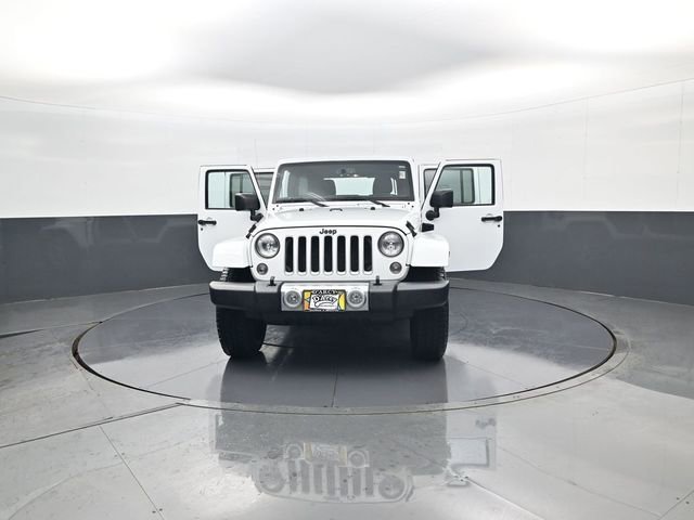 Used 2016 White Jeep Sahara image 31