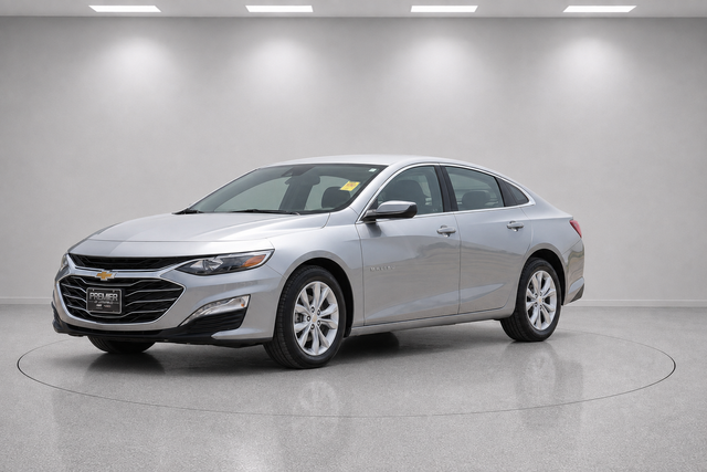 Used 2025 Gray Chevrolet LT image 7