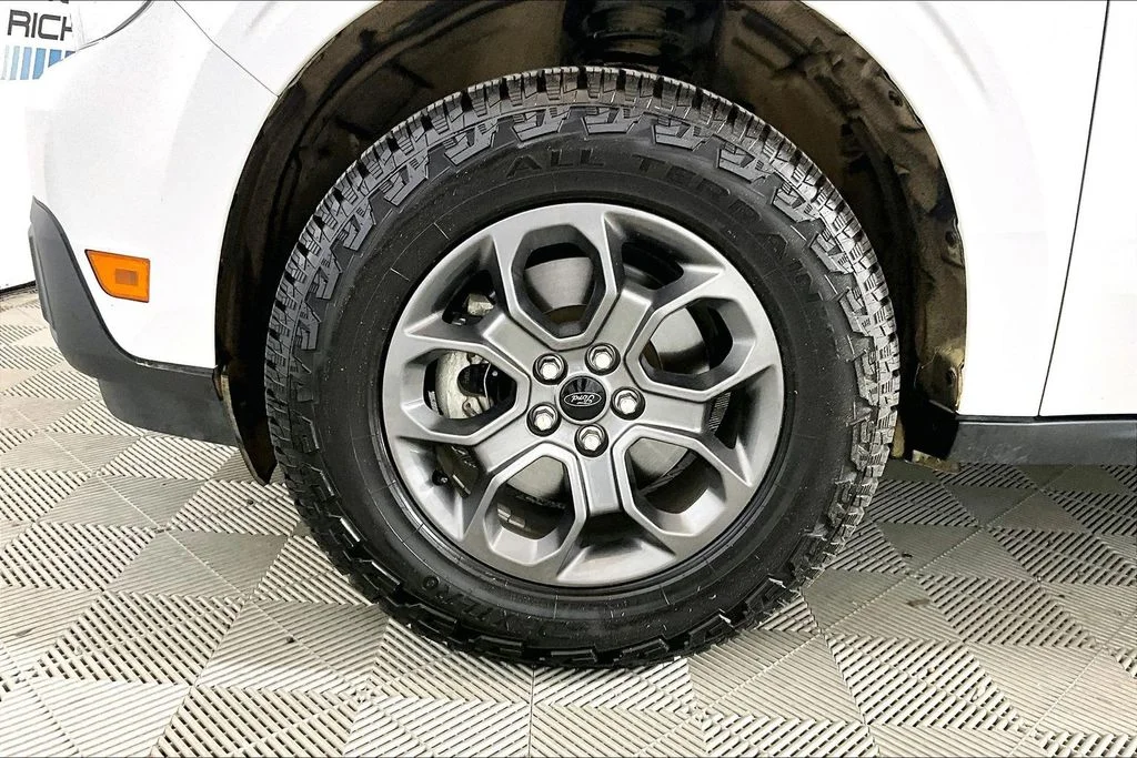 Used 2024 Oxford White Ford XLT image 7